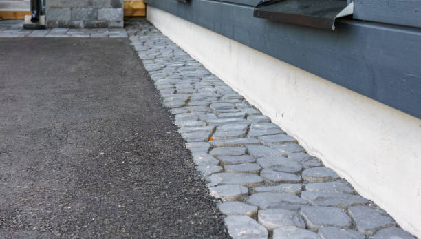 Best Professional Driveway Pavers  in Lindsay, CA